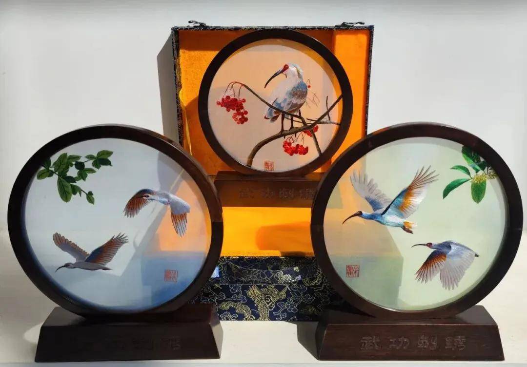 武功刺繡展品閃耀古城西安