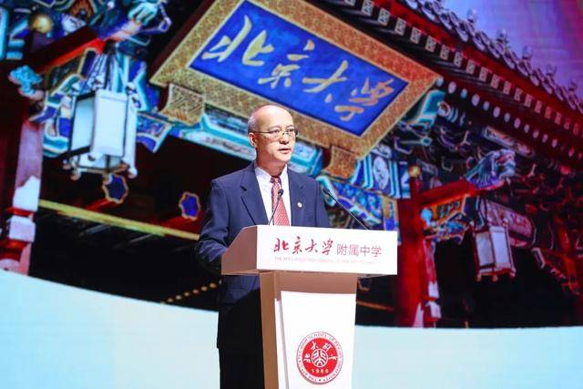 “最像大學的中學”，如何改革？