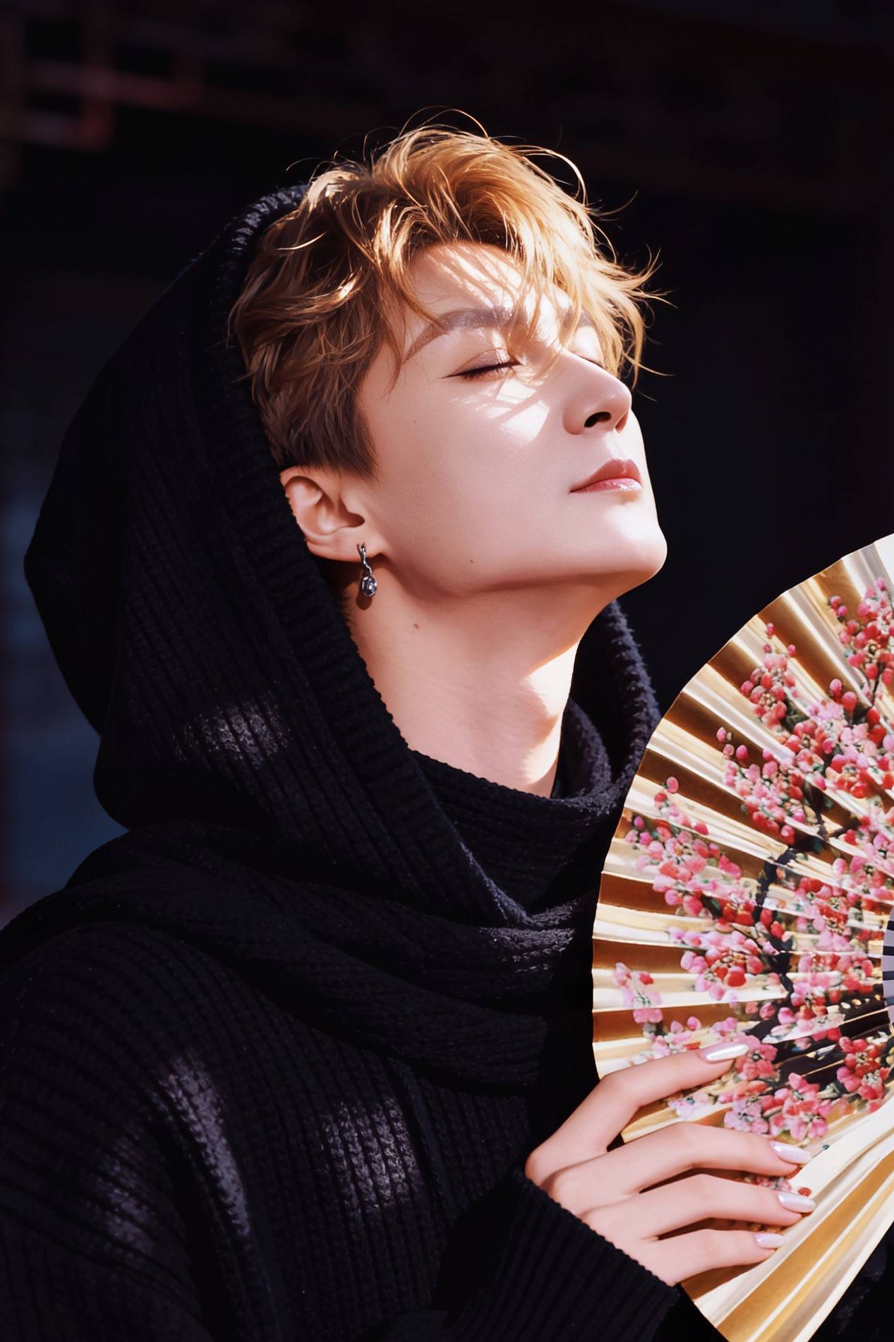 国风次元两相宜 章磊全新动漫写真诠释跨界美学