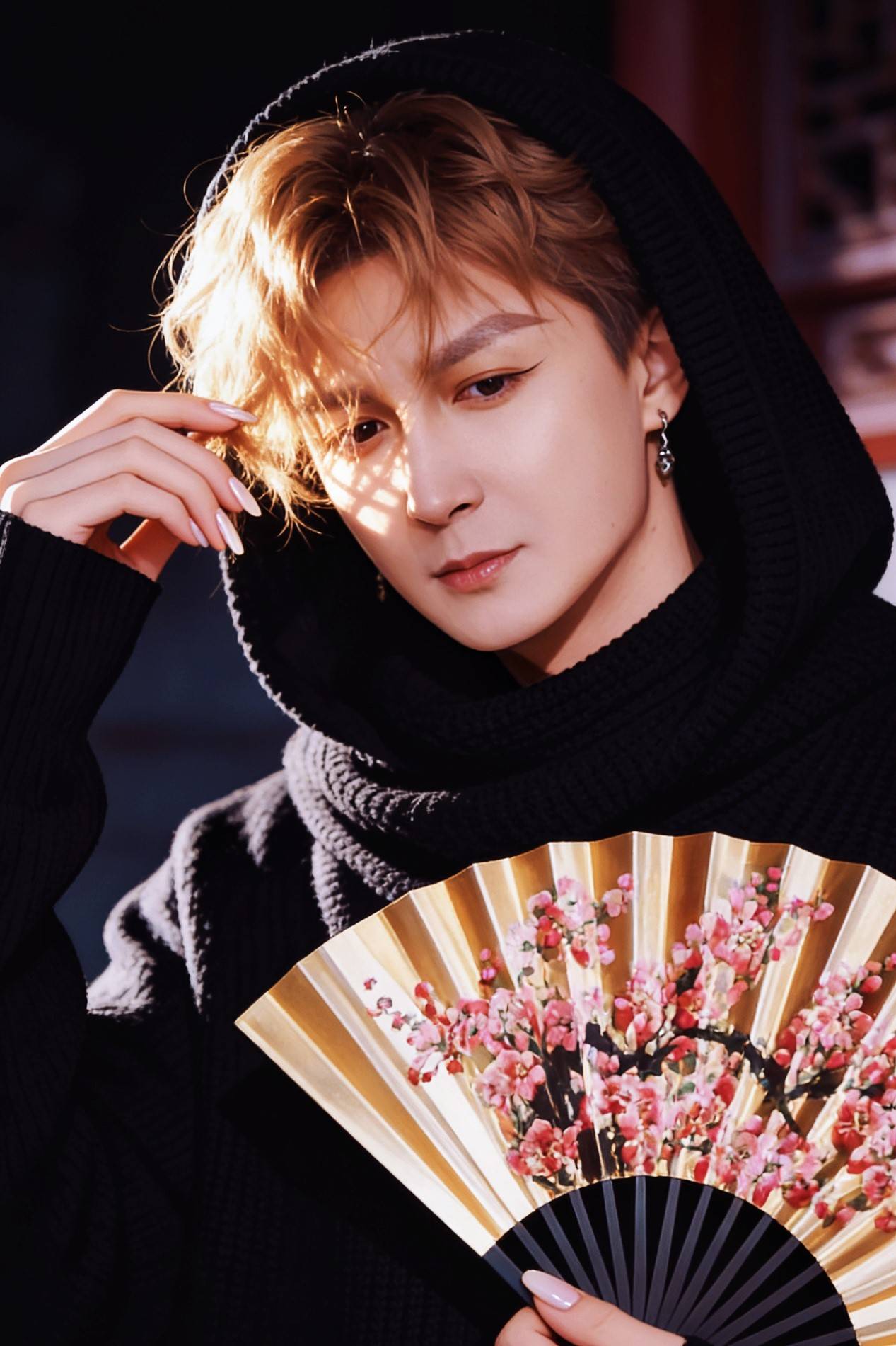 国风次元两相宜 章磊全新动漫写真诠释跨界美学