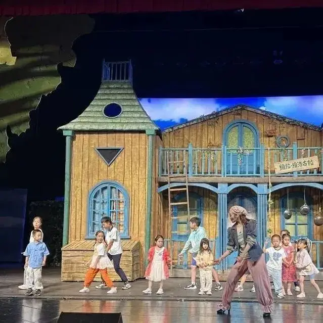 2025年東城區戲劇普及交流專案“劇匯生活”回顧 | 80場活動解鎖戲劇的N種開啟方式