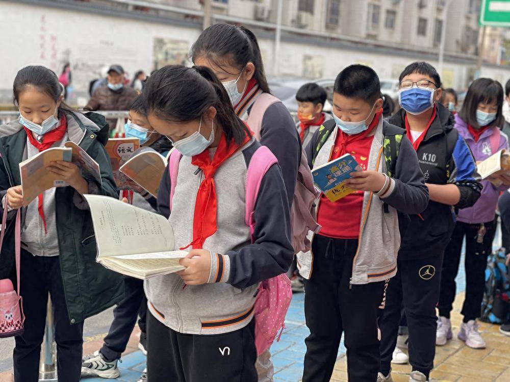 首創“早延時”解決家長難題，這所小學5年堅持給出溫暖答案