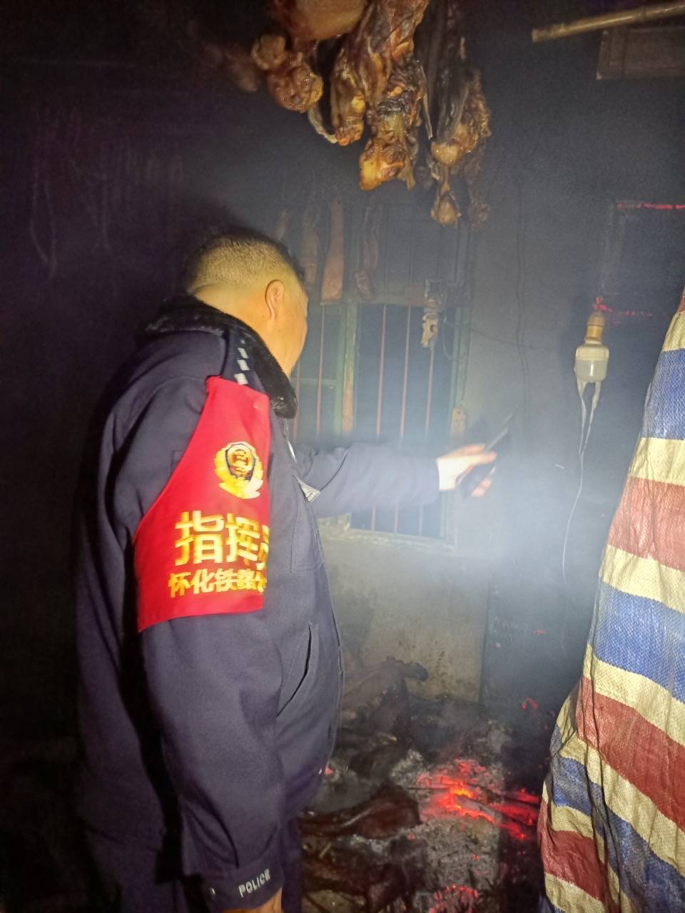 民房突然起火 慈利鐵警快速撲滅