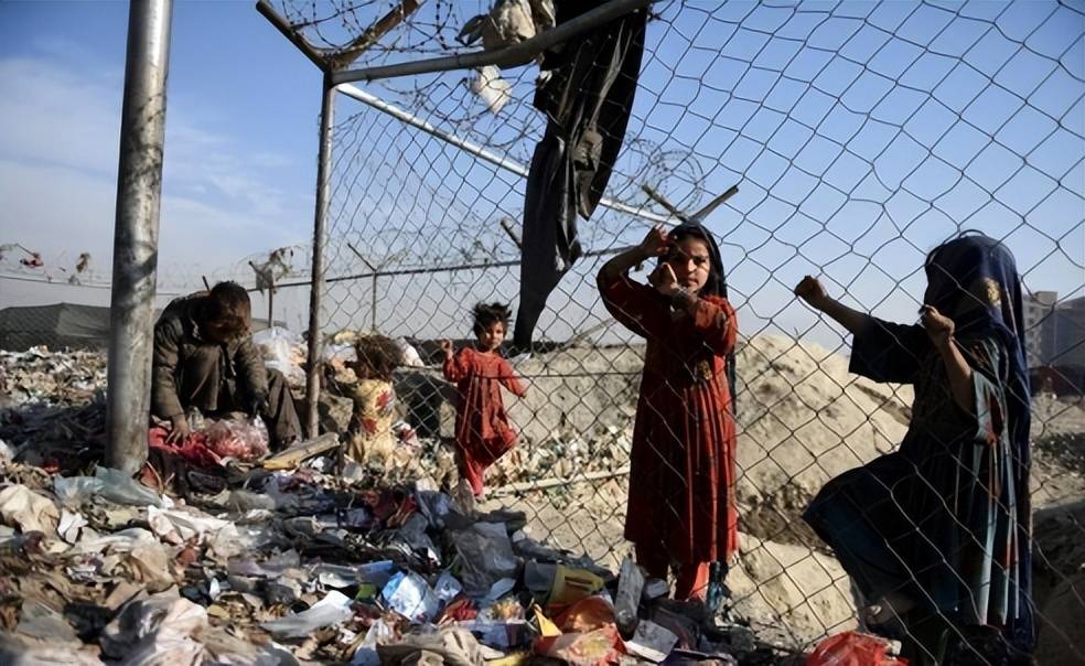 原創阿富汗永久禁止女性上學！少女絕望背後，國家正在走向慢性死亡