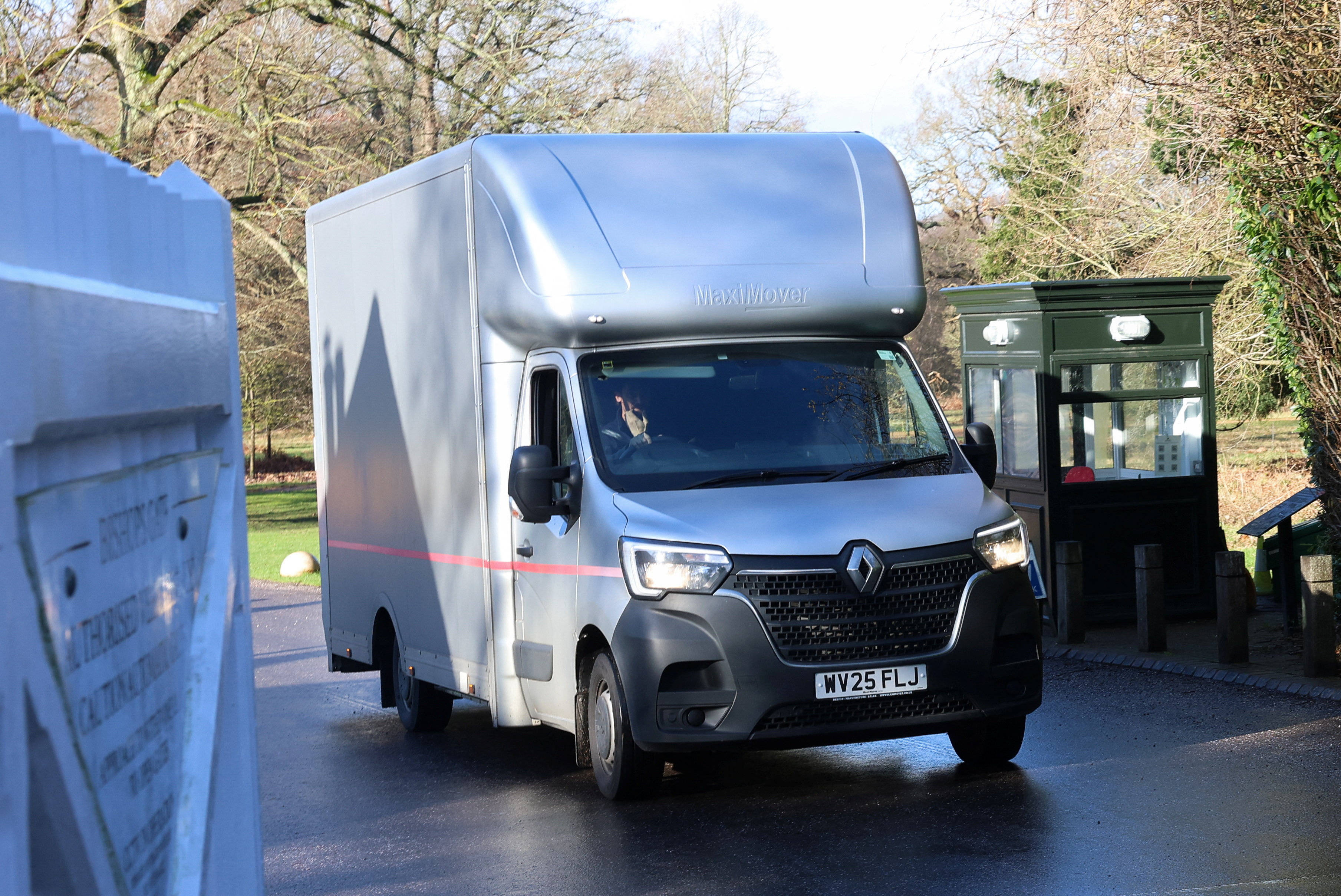 （外代一線）愛潑斯坦案新檔案公開後 英王之弟安德魯連夜搬家