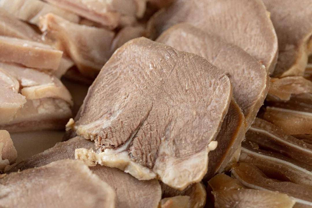 快放假了，美食公司都買些什麼好吃年貨回家？