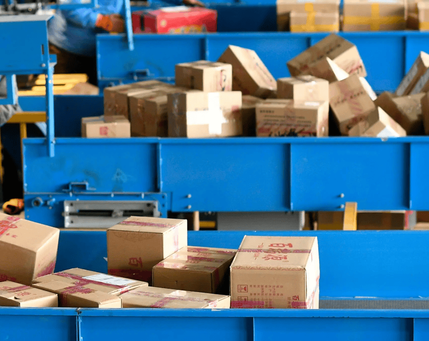 春節快遞不停運 多家快遞公司出面闢謠