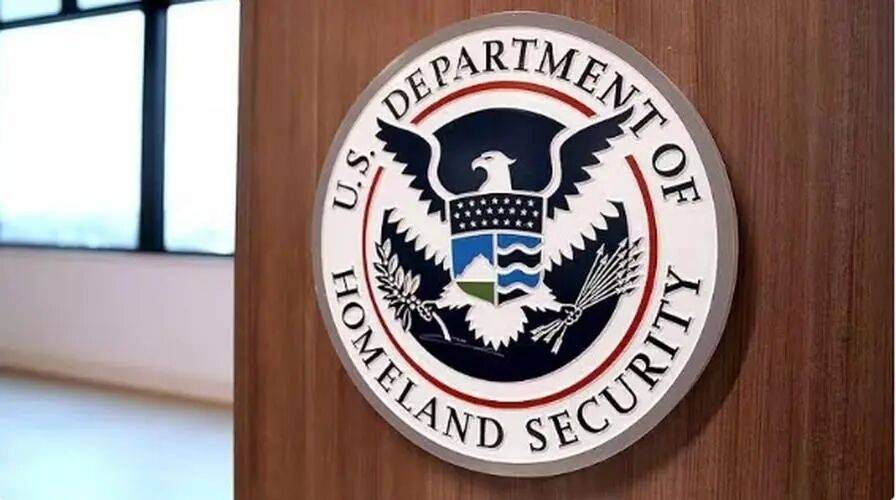 臨時撥款到期，美國國土安全部部分“停擺”，移民突擊檢查等行動照常進行