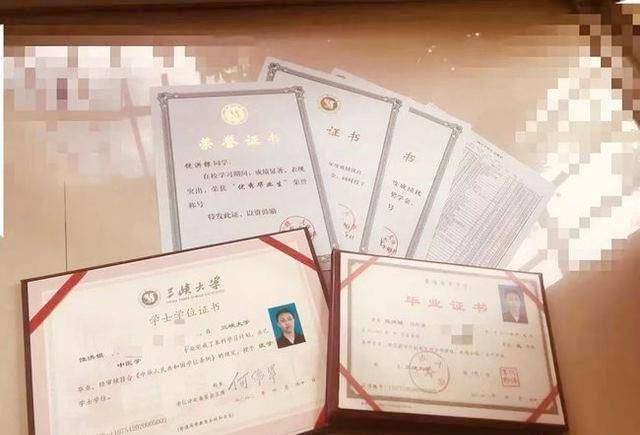 原創汶川地震中他被軍人救出，多年後他研究生入伍圓夢軍營