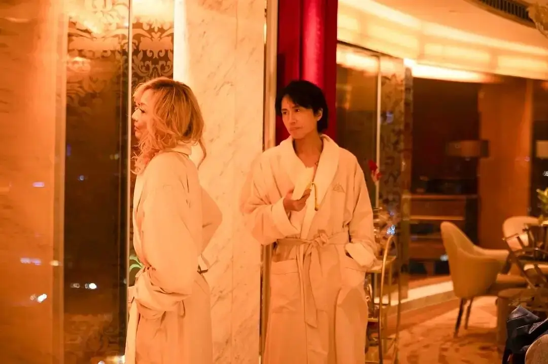 原創黃子華鄭秀文《夜王》被贊臉都笑抽了！但女性角色爭議大