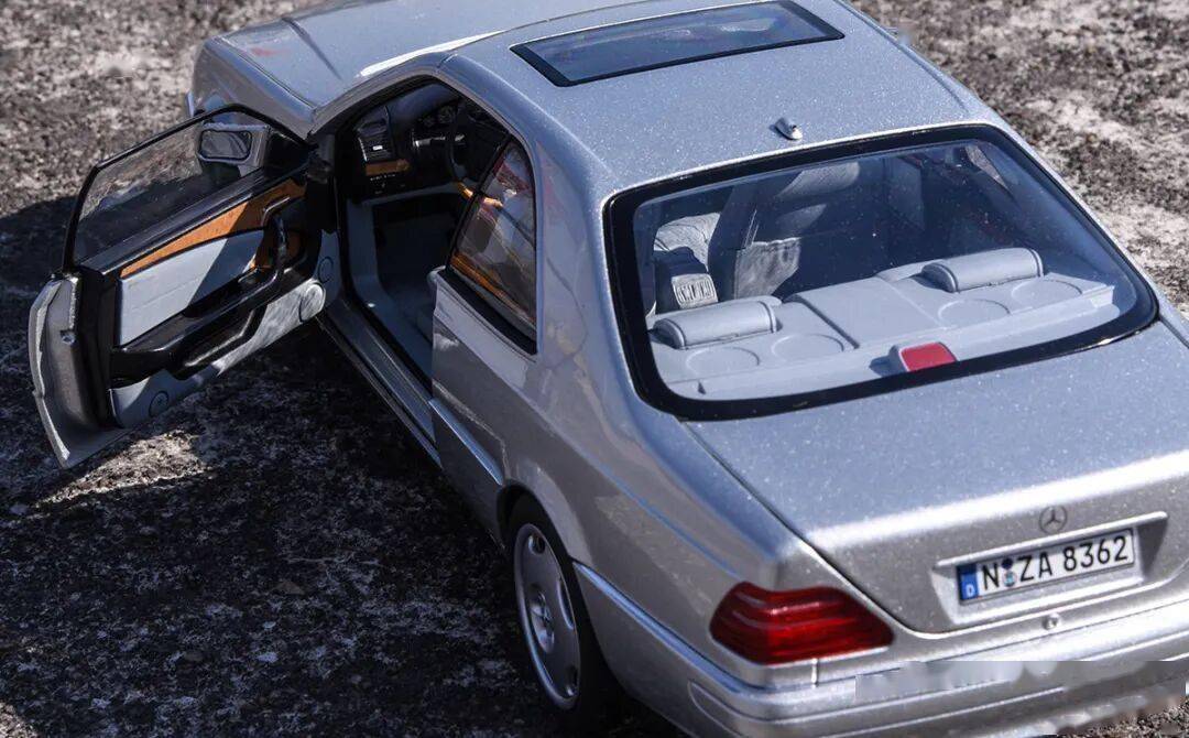 祝各位輪語人，新年越來越帥，荷包越來越厚，收藏越來越有品味！