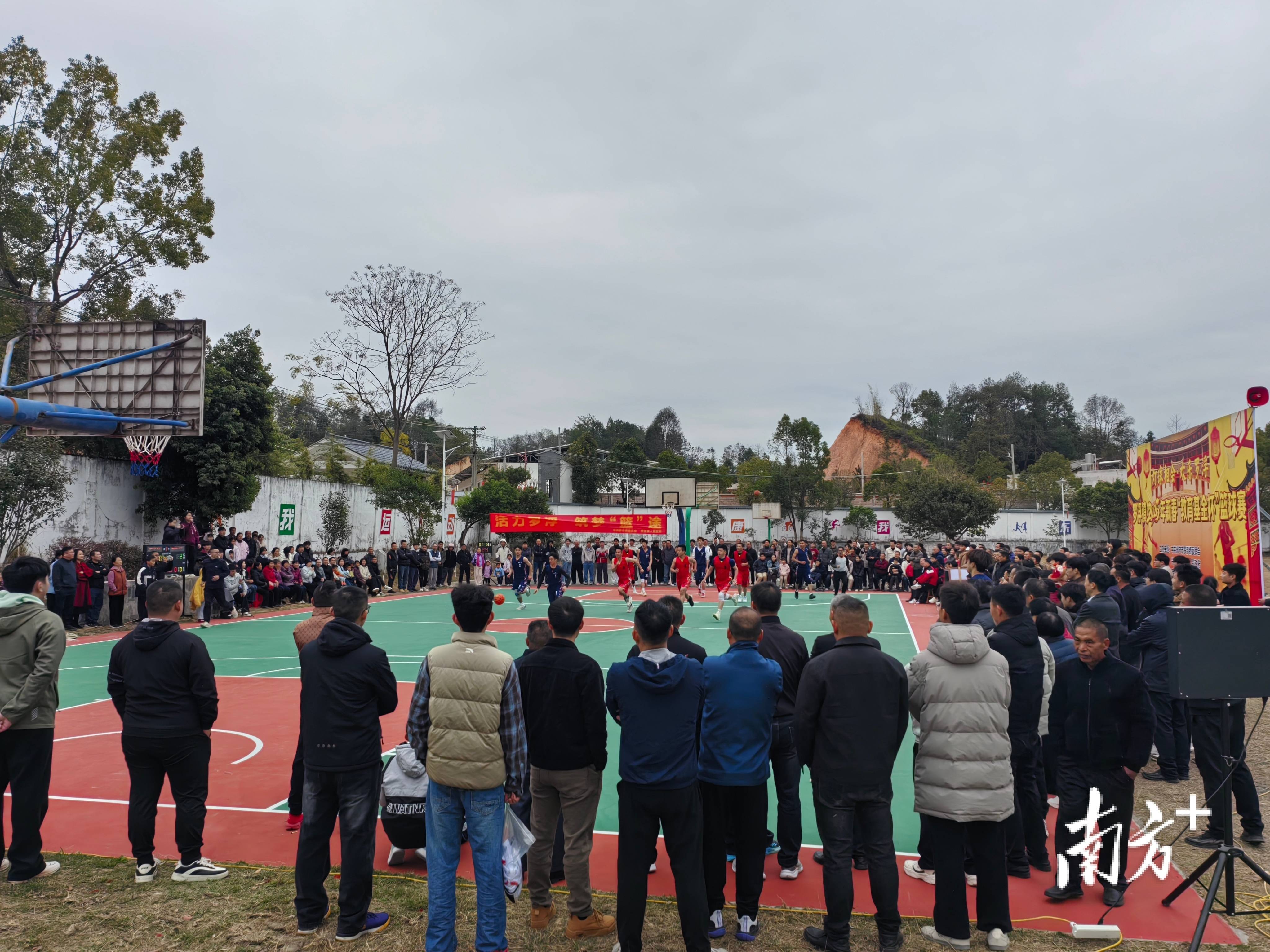 以球聚心促發展！興寧市羅浮鎮“教育基金盃”新春籃球賽圓滿落幕