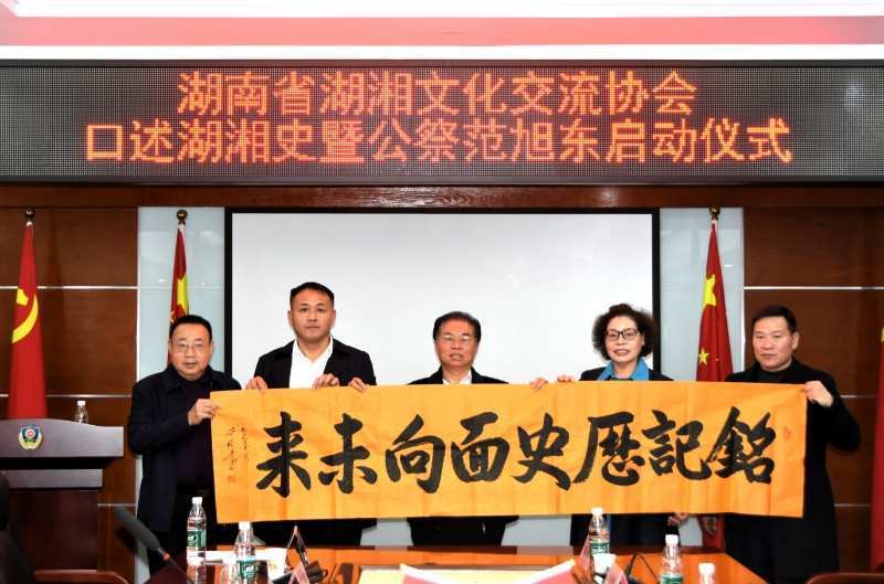 紮根人民 書法“五進”——曾昭才先生的藝術堅守與人民情懷