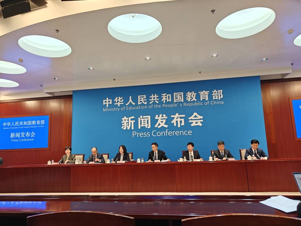 教育部：推進健康學校建設，落實大中小學生勞動教育必修課