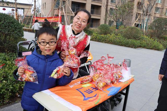 鄭州這所小學將開學前的收心會開在了社羣裡……