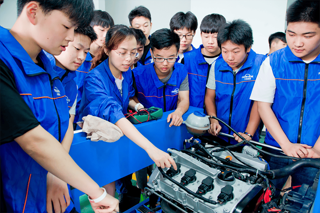 原創兩會釋放一個關鍵資訊：職業教育正從“教育問題”，變成“就業問題”