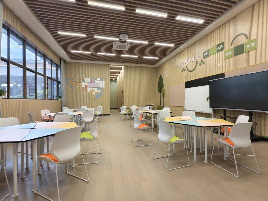 廣州一中學官宣：取消早讀！每週三為“懶覺日”