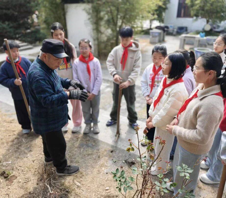蘇州市山塘中心小學校開展植樹節活動