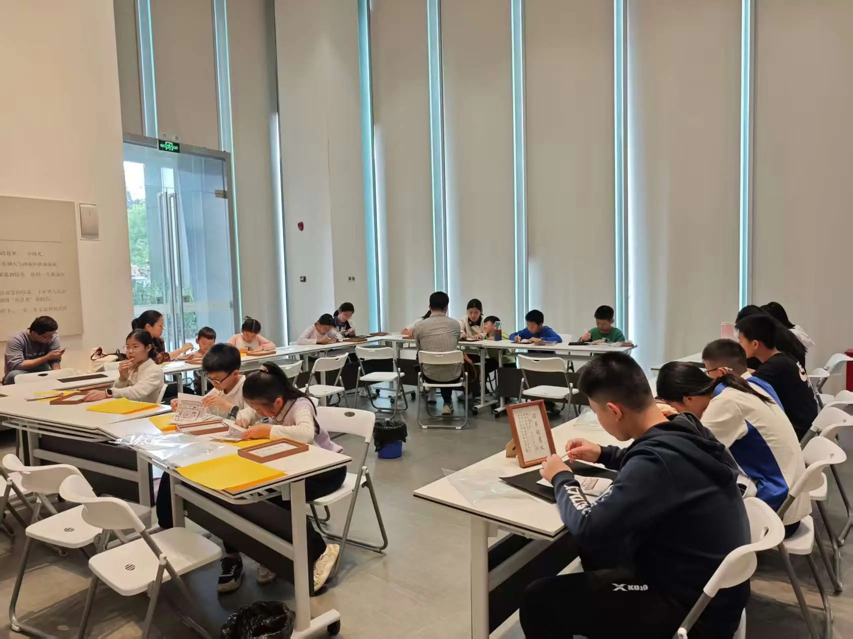 民法博物館裡的別樣“3·15”：在錫紙雕刻中解鎖消費維權新知識