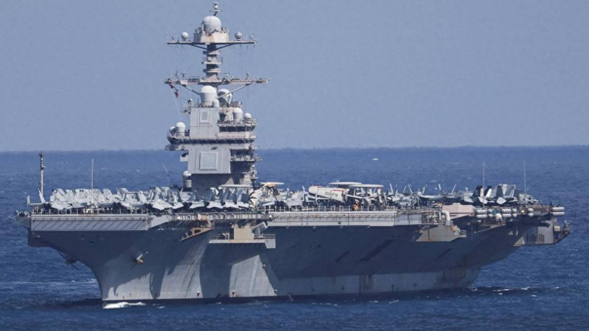 原創大火燒超30小時！福特號內部慘狀曝光，600人只能睡地板