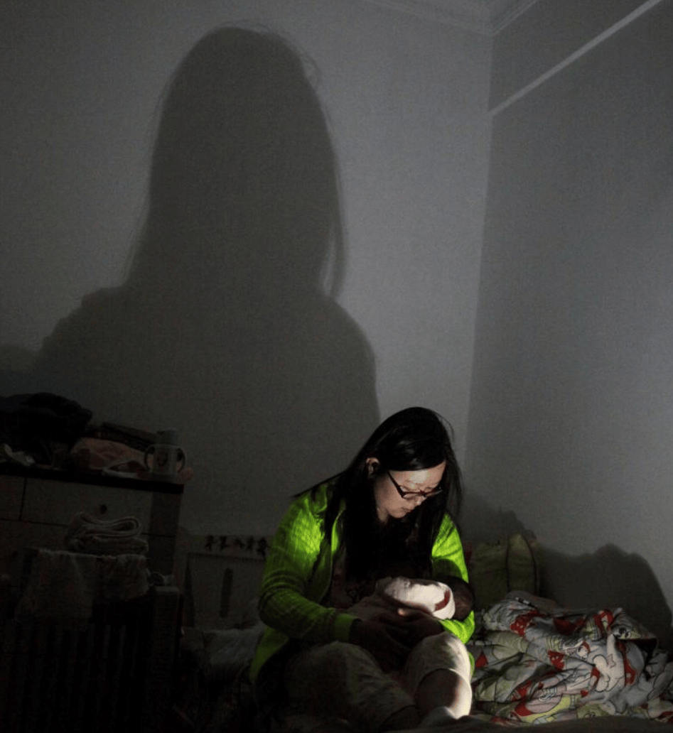 原創為啥有的女性帶孩子容易抑鬱？二胎媽媽道出實情