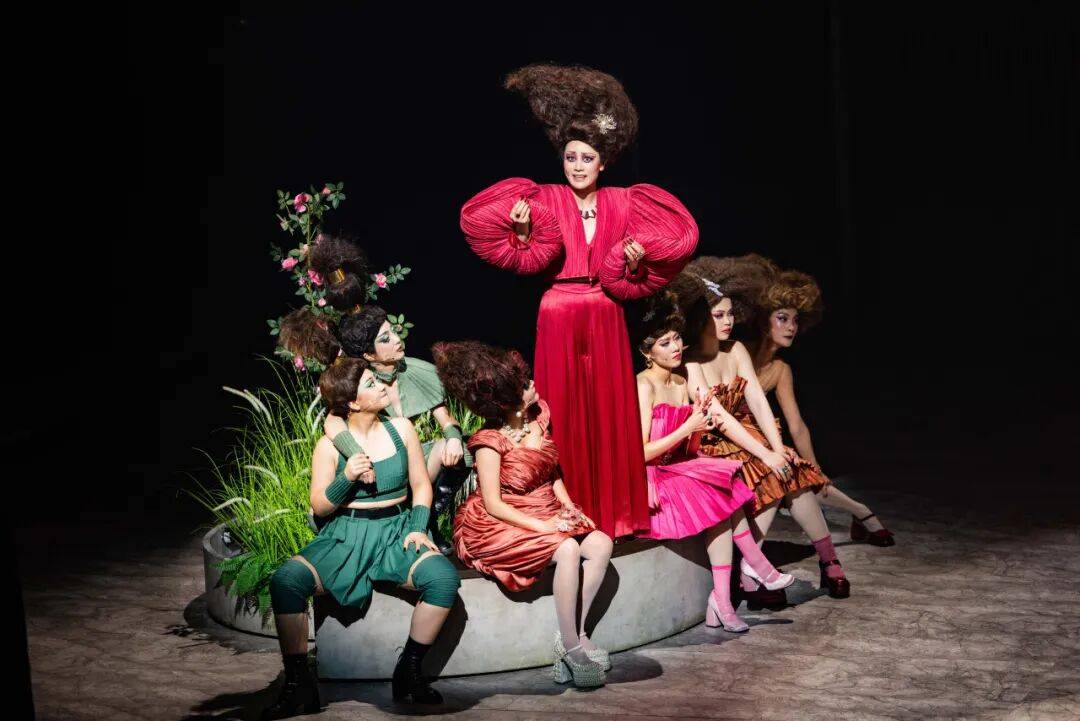 古希臘版“女性覺醒”｜這戲太敢演了