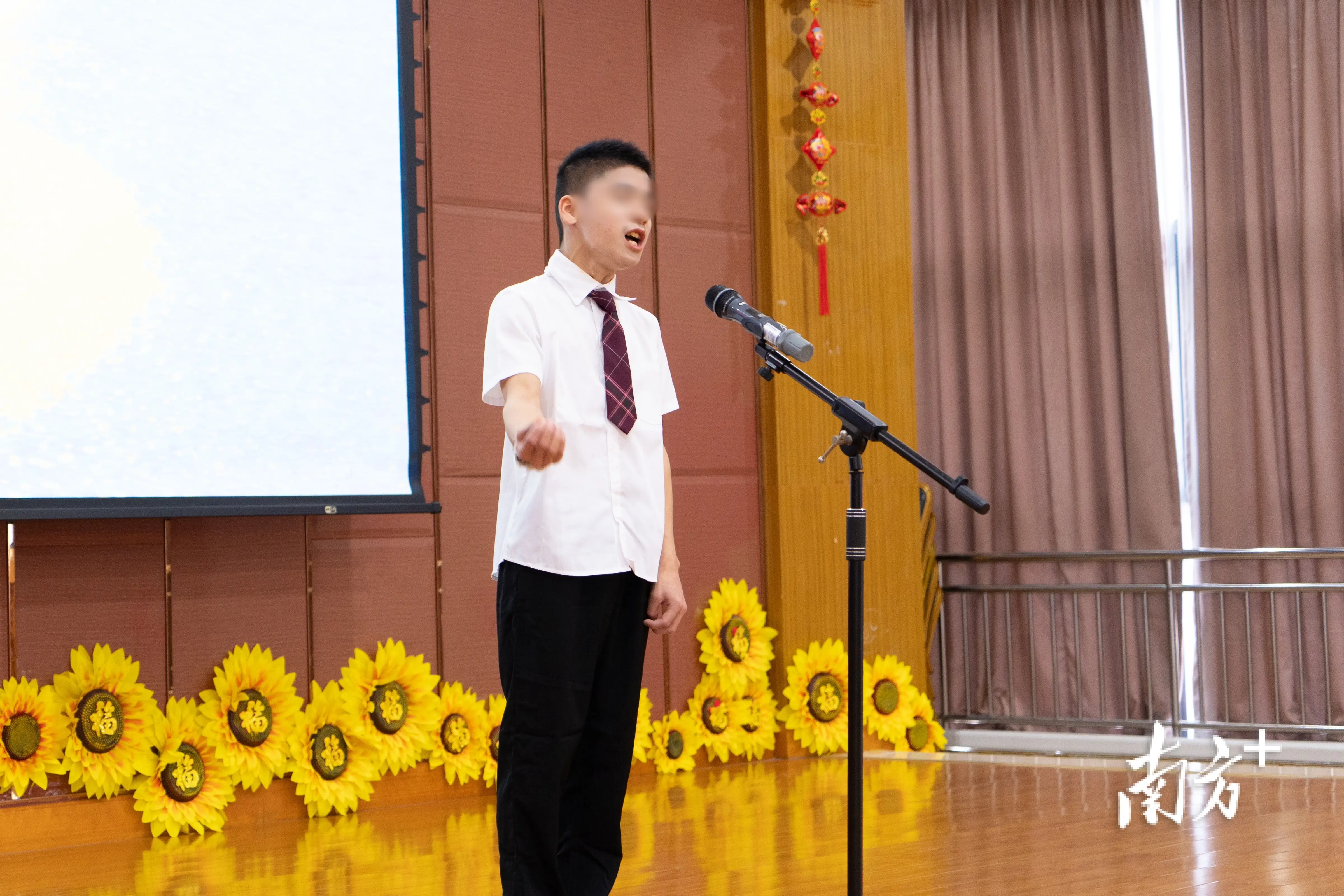 文化+藝術，東莞市社會福利中心攜手東莞市可園中學探索主題黨日新模式