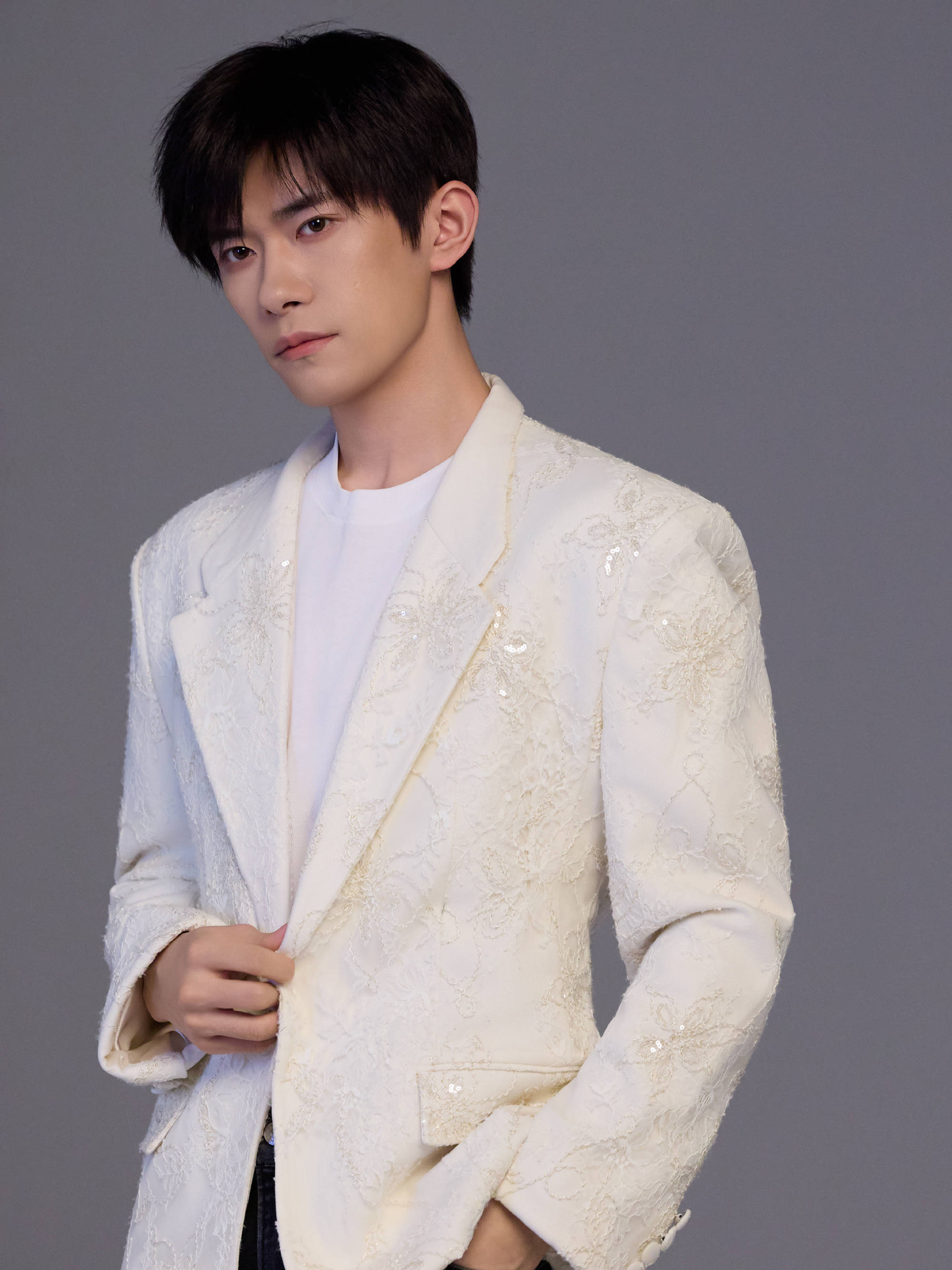 易烊千璽方回應被AI短劇換臉！將採取法律措施維權