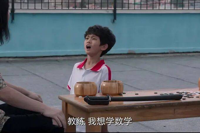 “17歲工齡5年”，提前工作的“超級中學生”都快把985研究生卷懵了