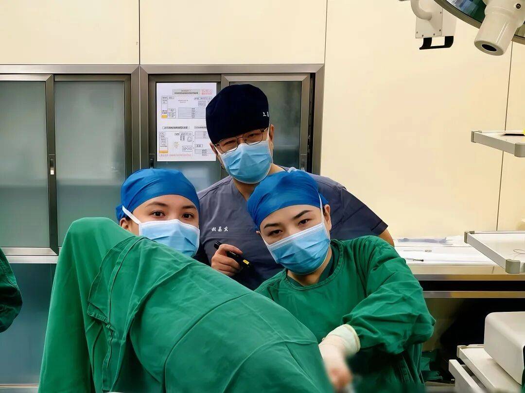 援疆印記丨胡昌東：跨越萬里，為邊疆女性撐起生命的尊嚴