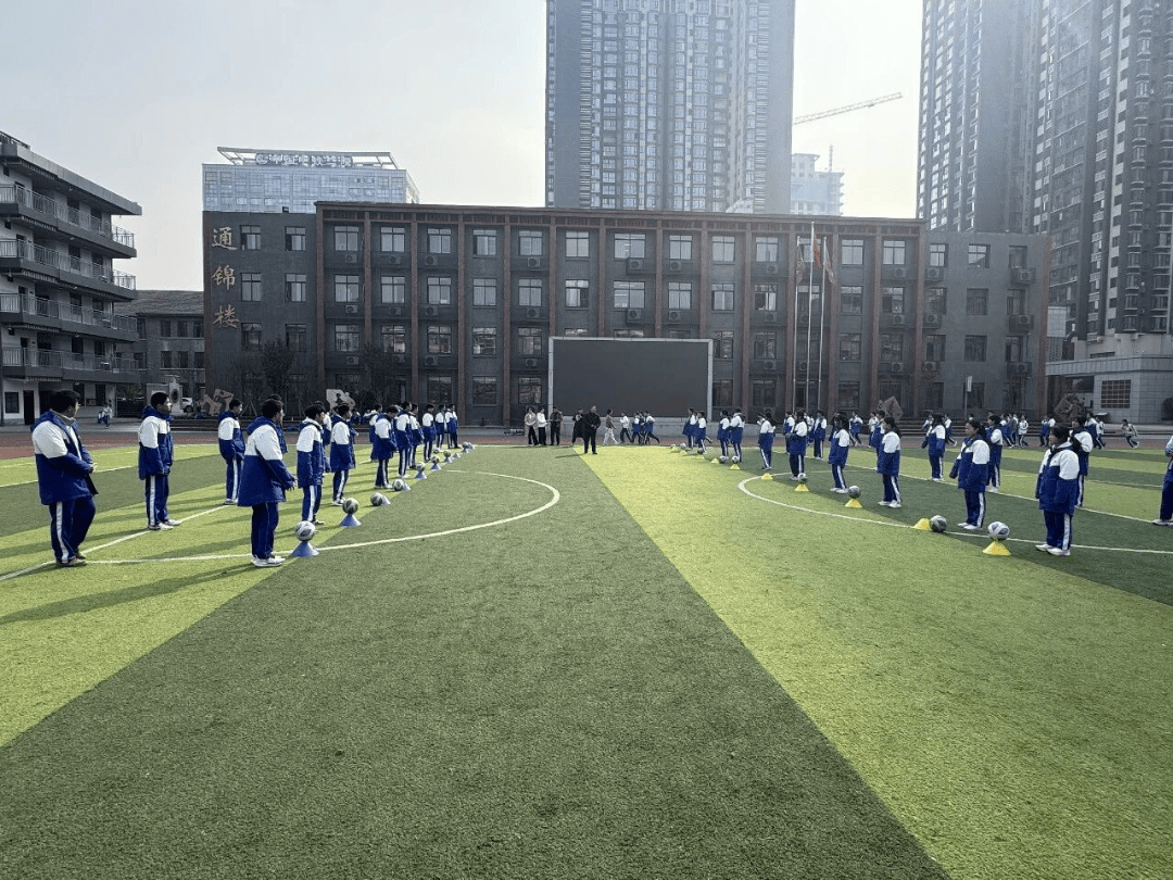 原創成都老牌中學逆襲！72 載守心育人，成教育界黑馬！