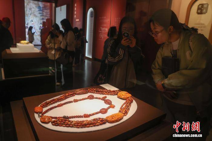 “馬上雲沙馬下花——遼代女性主題文物展”在江西省博物館開展
