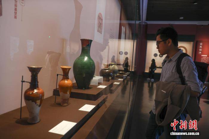 “馬上雲沙馬下花——遼代女性主題文物展”在江西省博物館開展