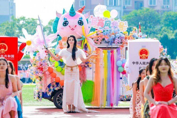 燃爆了！這個大學運動場上，刑偵“利劍”出鞘，駿馬奔騰