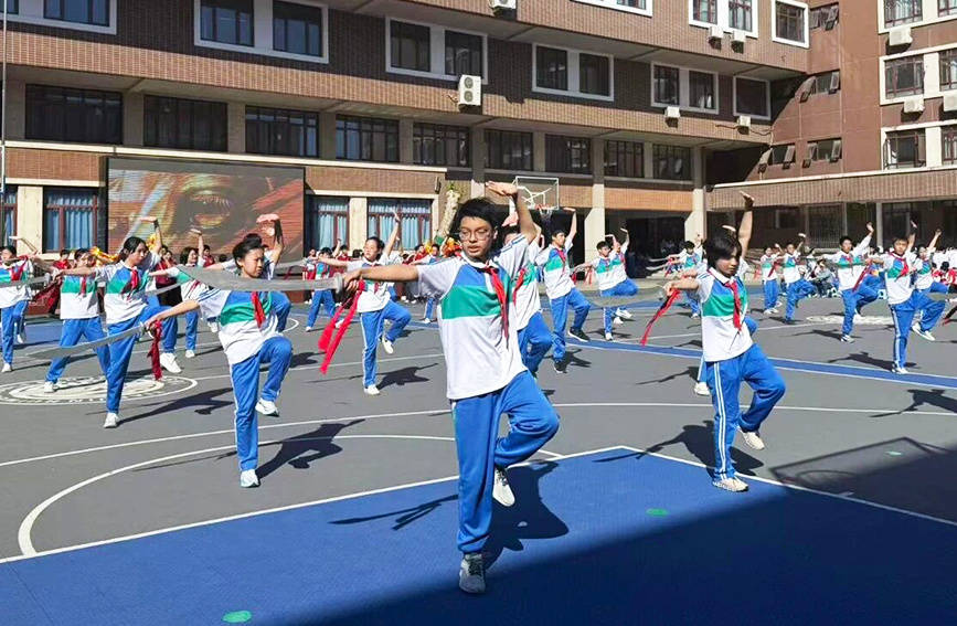 天津市匯文中學七年級武術操展演落幕