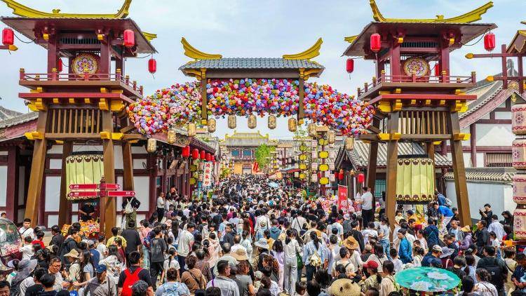 山東樂陵影視城：“戲精狂歡節”釋放旅遊消費新活力
