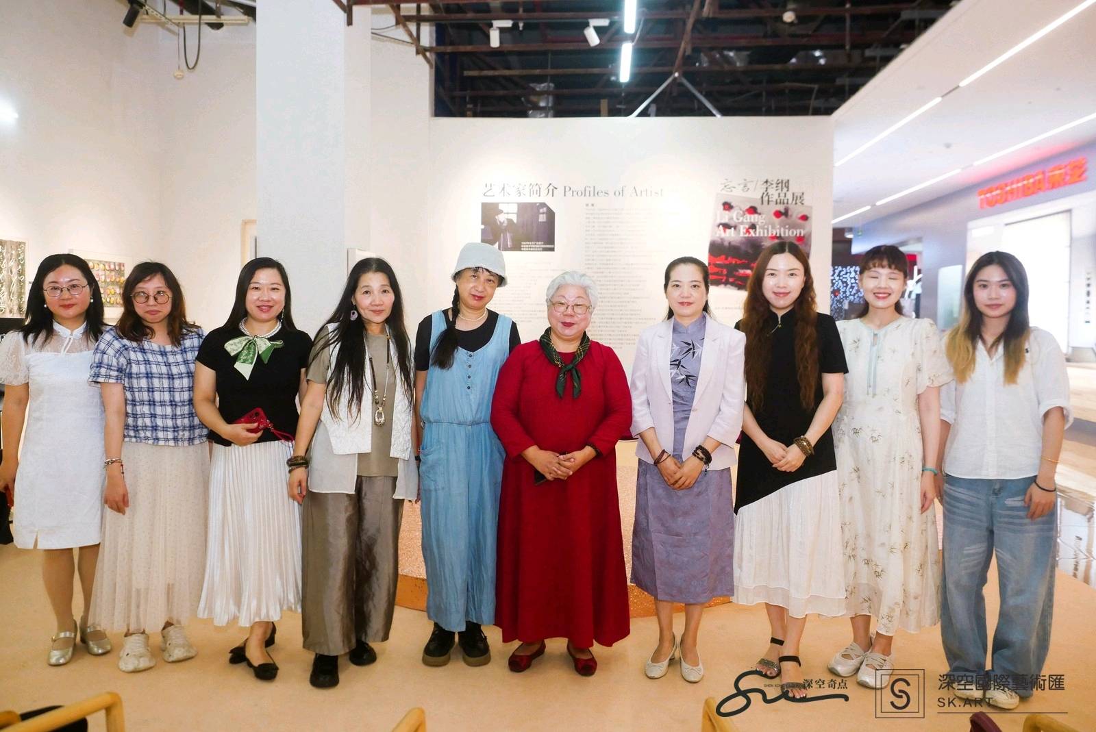 “姿麗·當代女性藝術邀請展”母親節在穗開幕