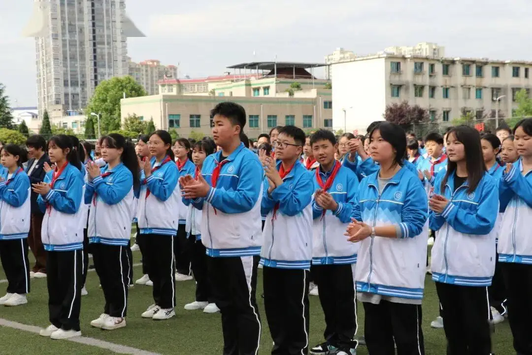 安順市民族中學舉行2026年“五四”表彰活動