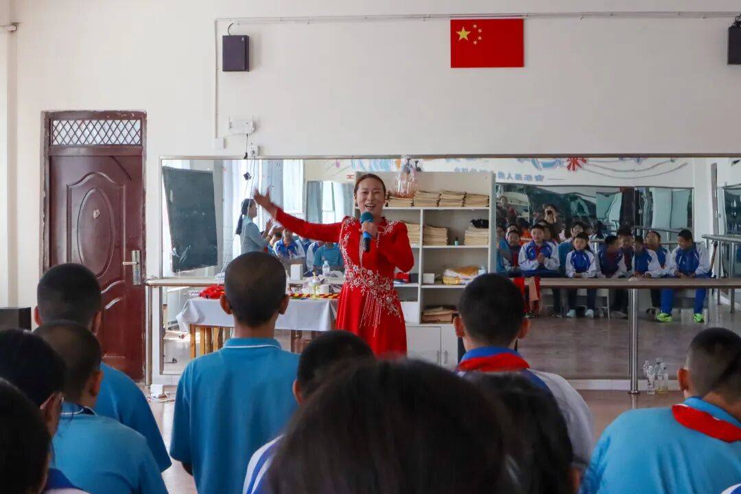 新疆戲劇家協會美育進校園活動走進石河子第八中學