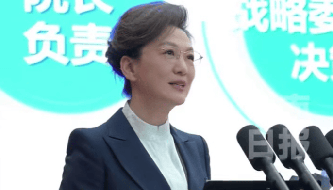 扎堆進大學當教授，知名主持人開啟人生下半場