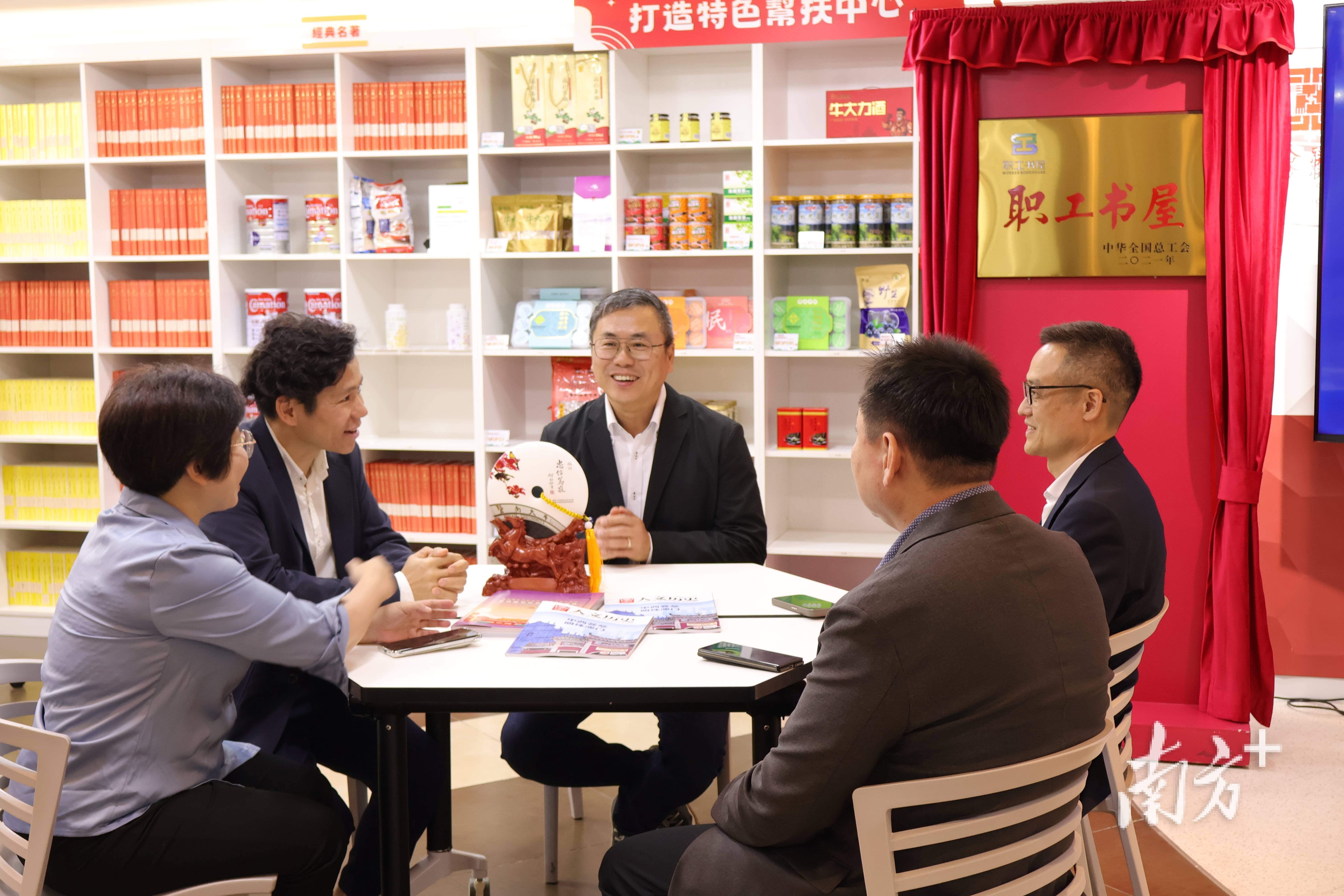 從暨南園到五洲四海，120支暨大研究生隊伍尋訪全球校友