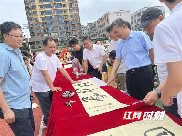 新田縣思源實驗學校舉辦師生書法展示活動 2026-06-02 09:50:33
