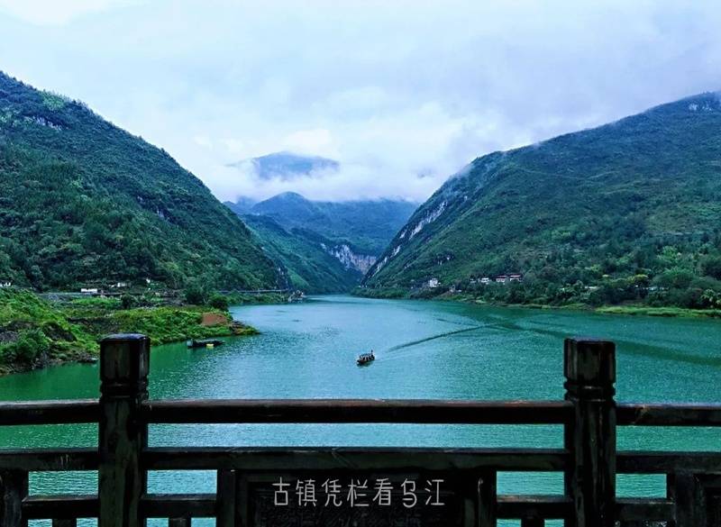 一江碧水映新居！沿河縣思渠鎮水庫移民搬遷後的幸福蝶變