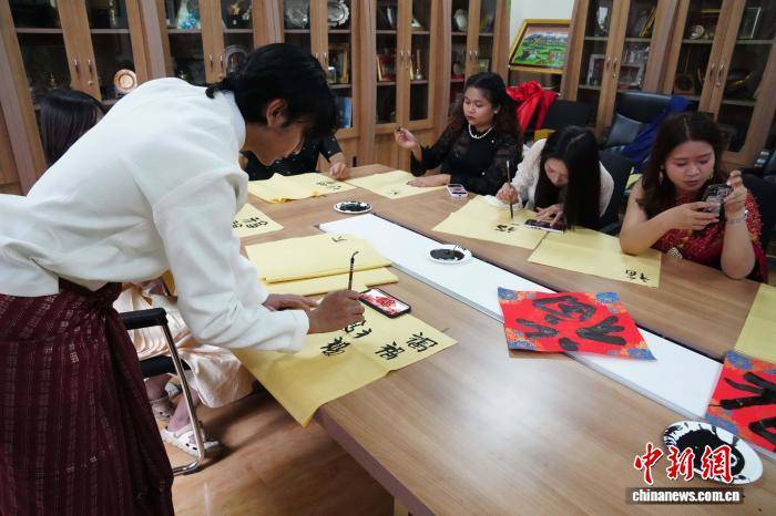 大理大學有“大禮” 為留學生送上中華文化“大餐”