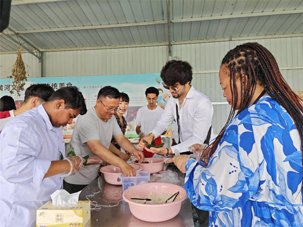 惠民縣麻店鎮：兵法端午遇田園 多國留學生沉浸式感受惠民鄉村與端午文化