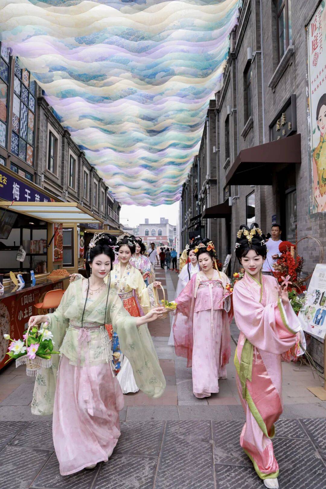 漫遊東城｜國潮場景+美食市集！“前門國風節”太好逛啦→