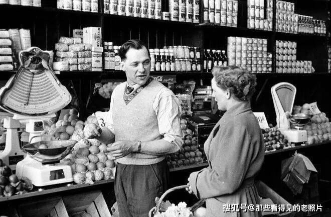 老照片 1955年波蘭移民在英國 和現在的移民截然不同