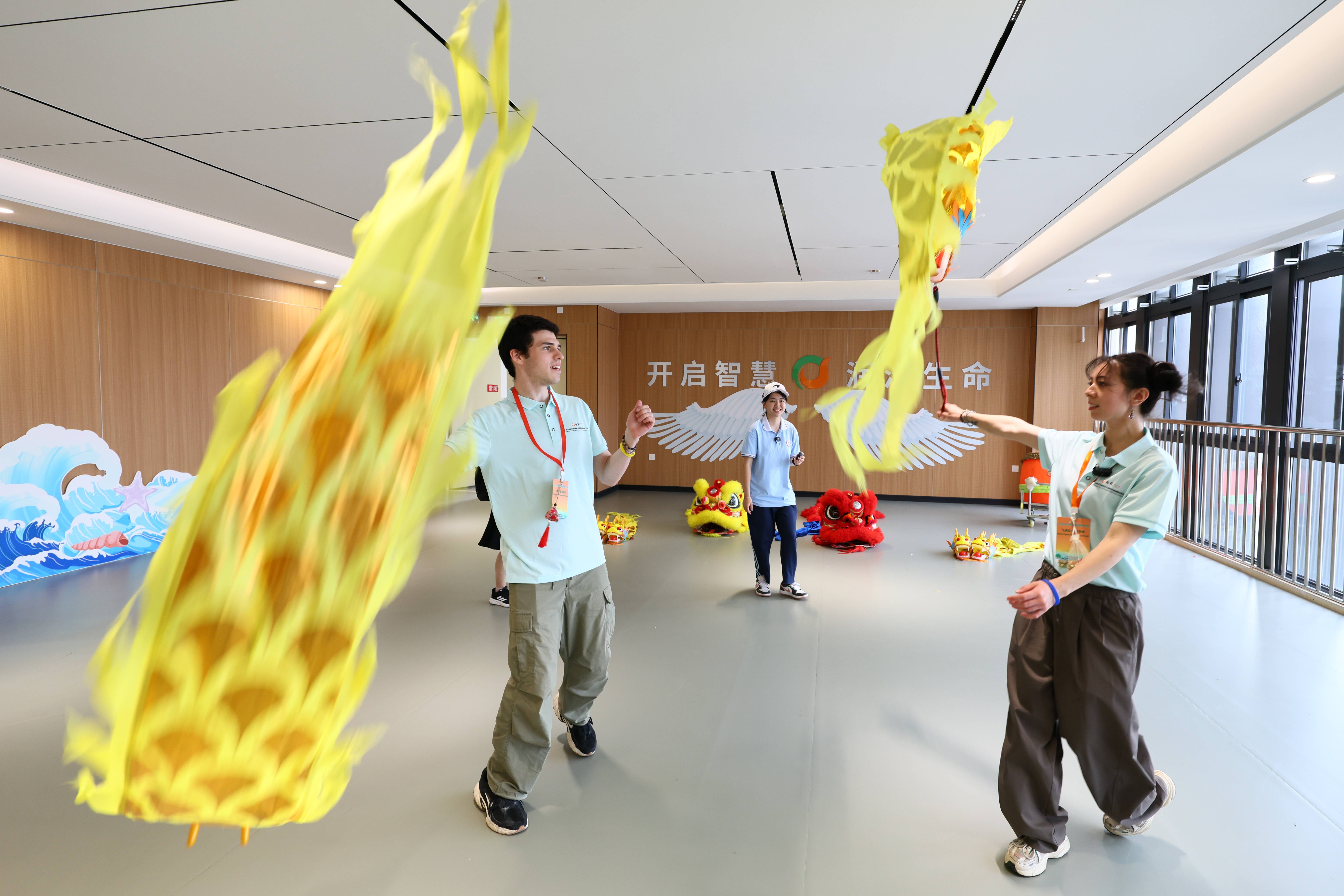 飛虎隊友誼學校美國師生走進福州中學校園