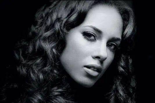 原創Alicia Keys 創造的黑人女性首周銷量記錄，至今無人可破！
