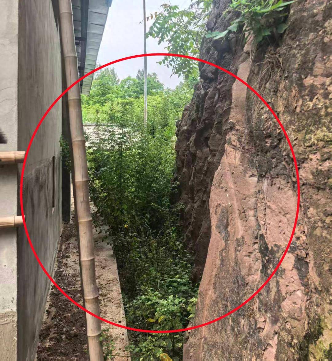 3處煙花爆竹倉儲場所典型安全隱患被曝光！
